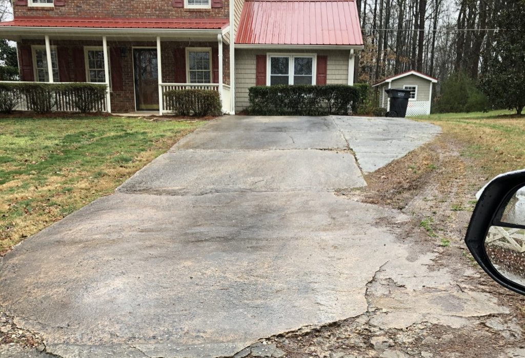 Top 5 Signs It's Time To Repave Your Driveway
