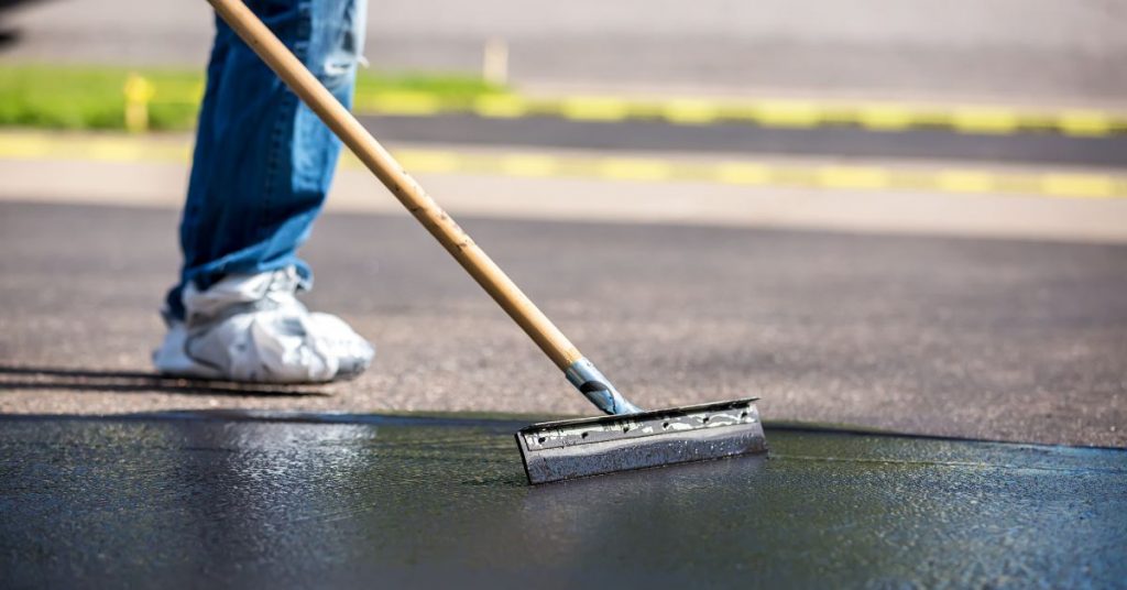 Benefits of Sealcoating Asphalt Pavement